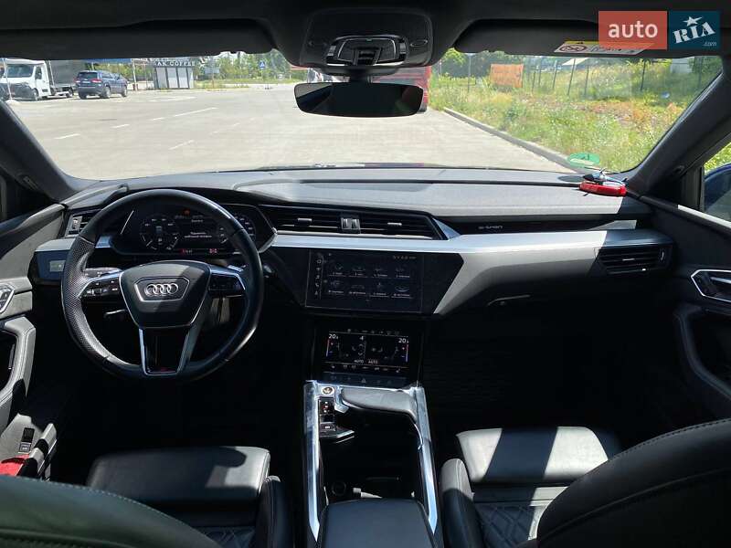 Позашляховик / Кросовер Audi e-tron 2021 в Києві фото 28 Позашляховик / Кросовер Audi e-tron 2021 в Києві