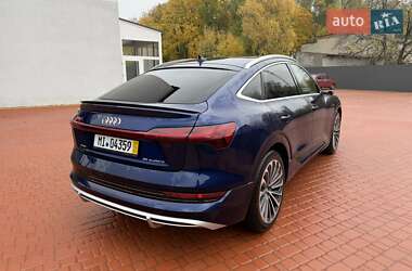 Позашляховик / Кросовер Audi e-tron 2021 в  фото 12 Позашляховик / Кросовер Audi e-tron 2021 в