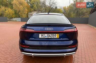 Позашляховик / Кросовер Audi e-tron 2021 в  фото 11 Позашляховик / Кросовер Audi e-tron 2021 в