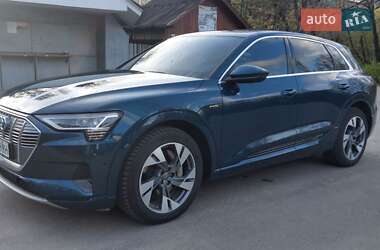 Позашляховик / Кросовер Audi e-tron 2019 в  фото 17 Позашляховик / Кросовер Audi e-tron 2019 в