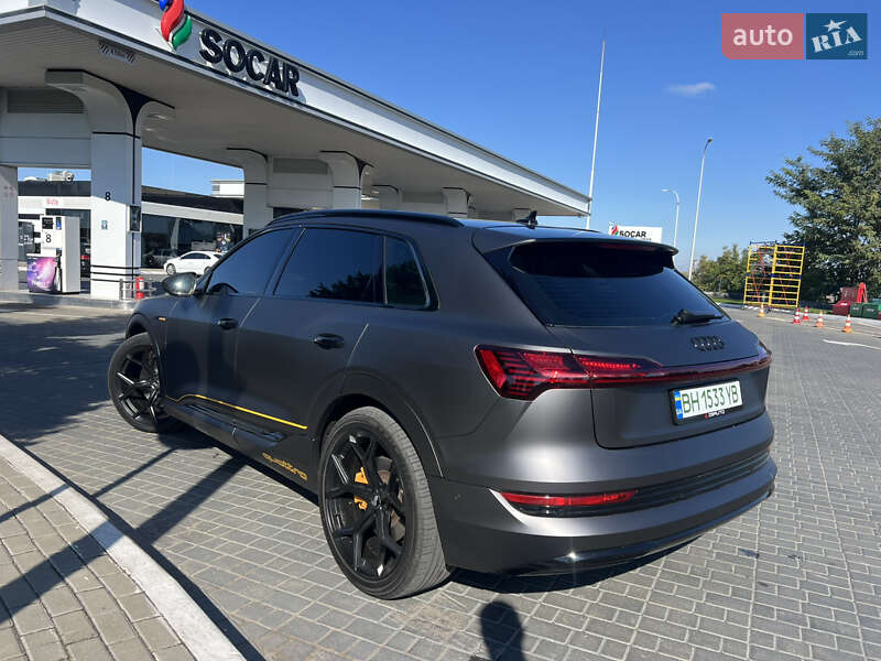 Внедорожник / Кроссовер Audi e-tron 2019 в Одессе фото 7 Внедорожник / Кроссовер Audi e-tron 2019 в Одессе