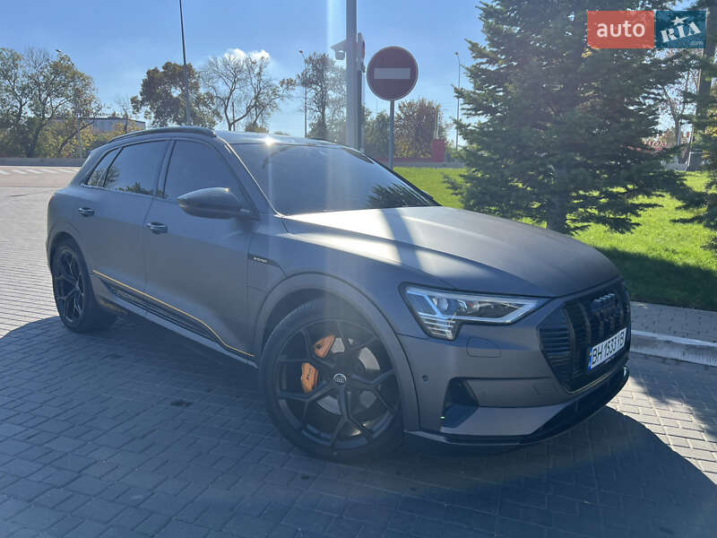 Внедорожник / Кроссовер Audi e-tron 2019 в Одессе фото 9 Внедорожник / Кроссовер Audi e-tron 2019 в Одессе