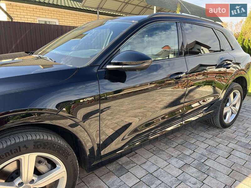 Позашляховик / Кросовер Audi e-tron 2019 в Ковелі