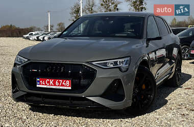 Внедорожник / Кроссовер Audi e-tron 2022 в 