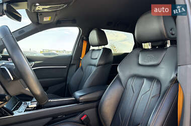 Внедорожник / Кроссовер Audi e-tron 2022 в 
