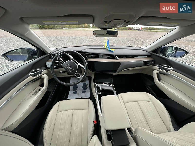 Позашляховик / Кросовер Audi e-tron 2020 в Києві фото 14 Позашляховик / Кросовер Audi e-tron 2020 в Києві