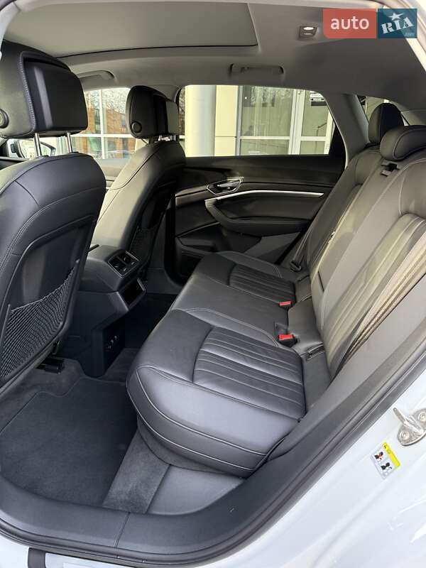 Внедорожник / Кроссовер Audi e-tron 2021 в Львове фото 14 Внедорожник / Кроссовер Audi e-tron 2021 в Львове