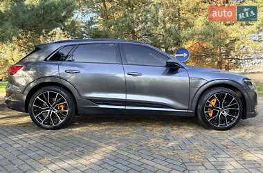 Внедорожник / Кроссовер Audi e-tron 2020 в 
