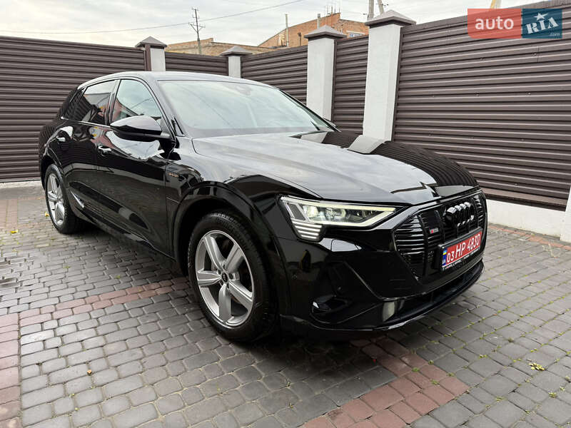 Позашляховик / Кросовер Audi e-tron 2022 в Луцьку