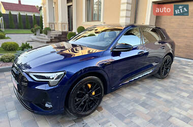 Позашляховик / Кросовер Audi e-tron 2022 в  фото 2 Позашляховик / Кросовер Audi e-tron 2022 в