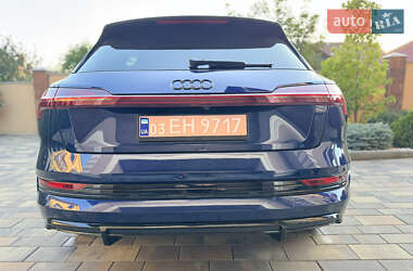 Позашляховик / Кросовер Audi e-tron 2022 в  фото 12 Позашляховик / Кросовер Audi e-tron 2022 в