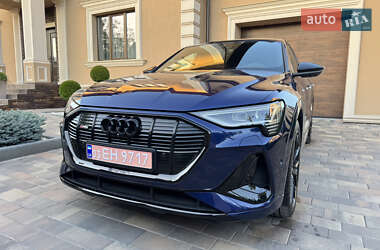 Позашляховик / Кросовер Audi e-tron 2022 в  фото 20 Позашляховик / Кросовер Audi e-tron 2022 в
