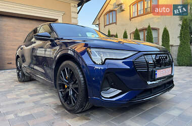 Позашляховик / Кросовер Audi e-tron 2022 в  фото 24 Позашляховик / Кросовер Audi e-tron 2022 в