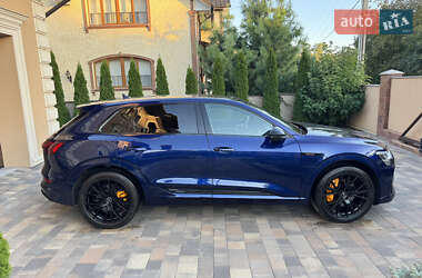 Позашляховик / Кросовер Audi e-tron 2022 в  фото 26 Позашляховик / Кросовер Audi e-tron 2022 в