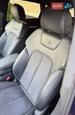 Позашляховик / Кросовер Audi e-tron 2022 в  фото 48 Позашляховик / Кросовер Audi e-tron 2022 в