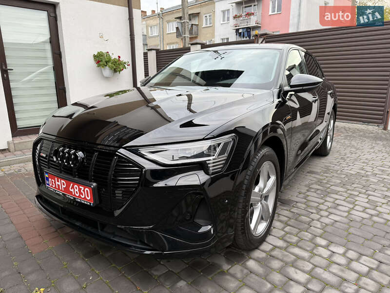Позашляховик / Кросовер Audi e-tron 2022 в Луцьку