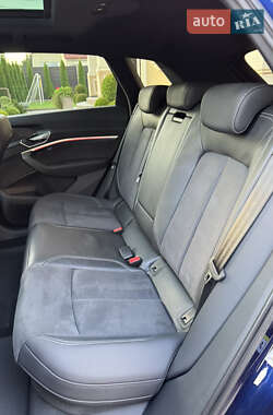 Позашляховик / Кросовер Audi e-tron 2022 в  фото 67 Позашляховик / Кросовер Audi e-tron 2022 в