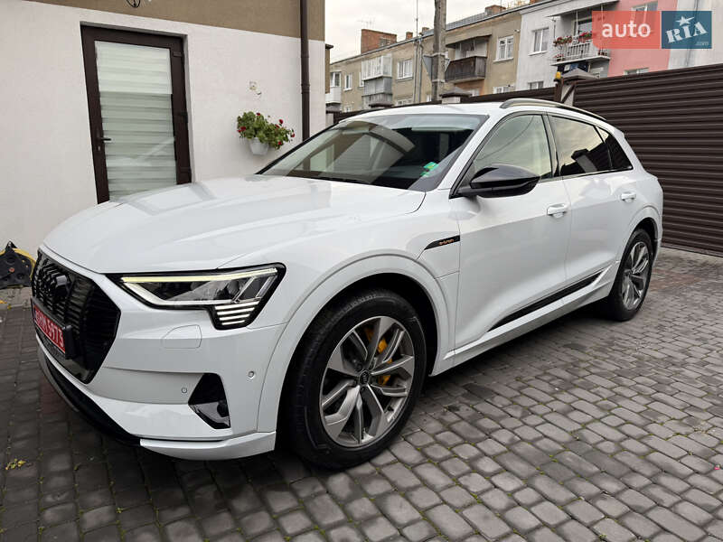 Позашляховик / Кросовер Audi e-tron 2022 в Луцьку