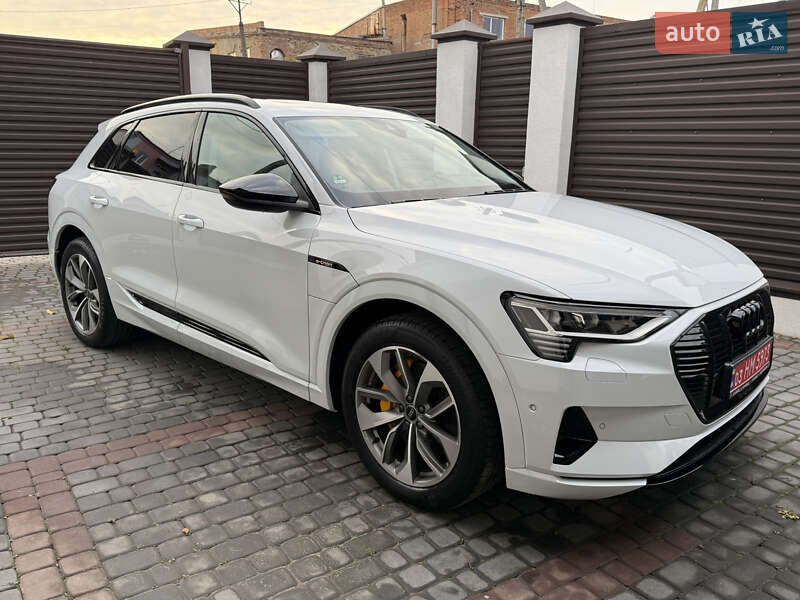 Позашляховик / Кросовер Audi e-tron 2022 в Луцьку
