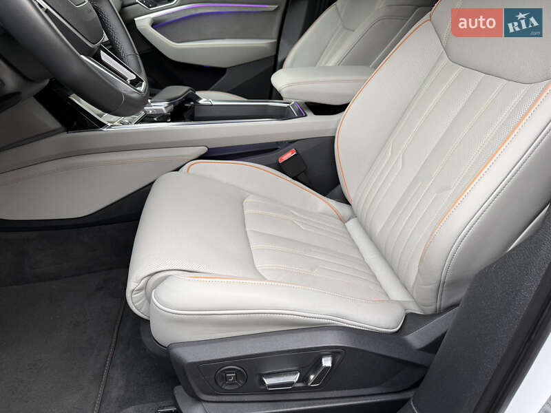 Позашляховик / Кросовер Audi e-tron 2022 в Луцьку