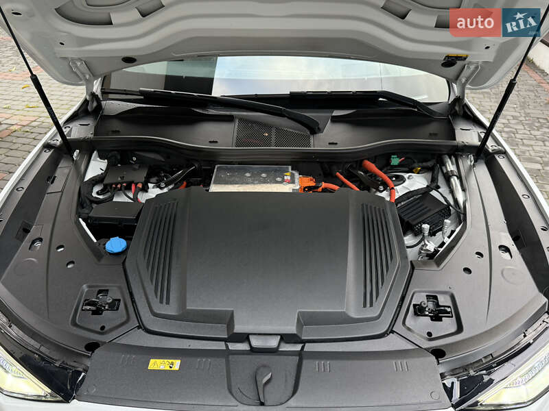 Позашляховик / Кросовер Audi e-tron 2022 в Луцьку