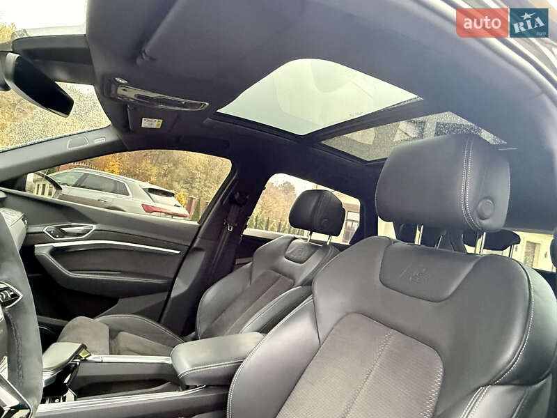 Внедорожник / Кроссовер Audi e-tron 2019 в Сваляве