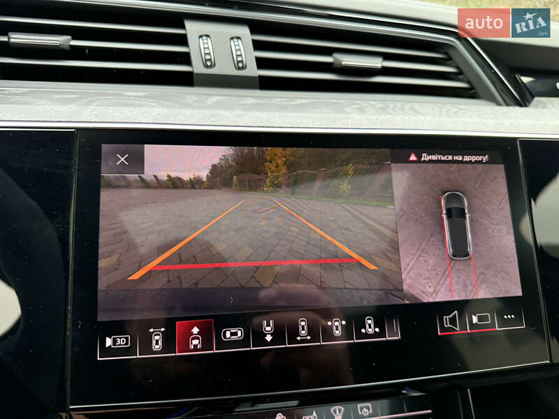 Внедорожник / Кроссовер Audi e-tron 2019 в Сваляве