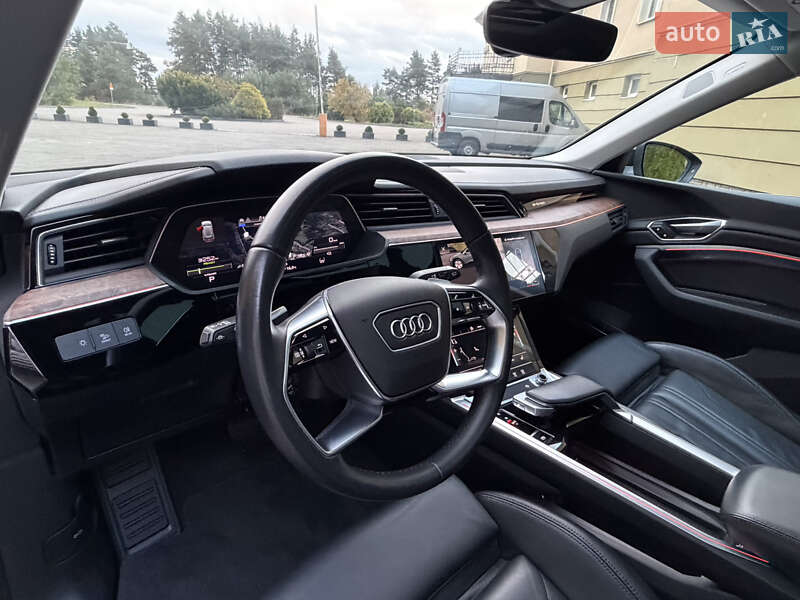 Позашляховик / Кросовер Audi e-tron 2023 в Львові