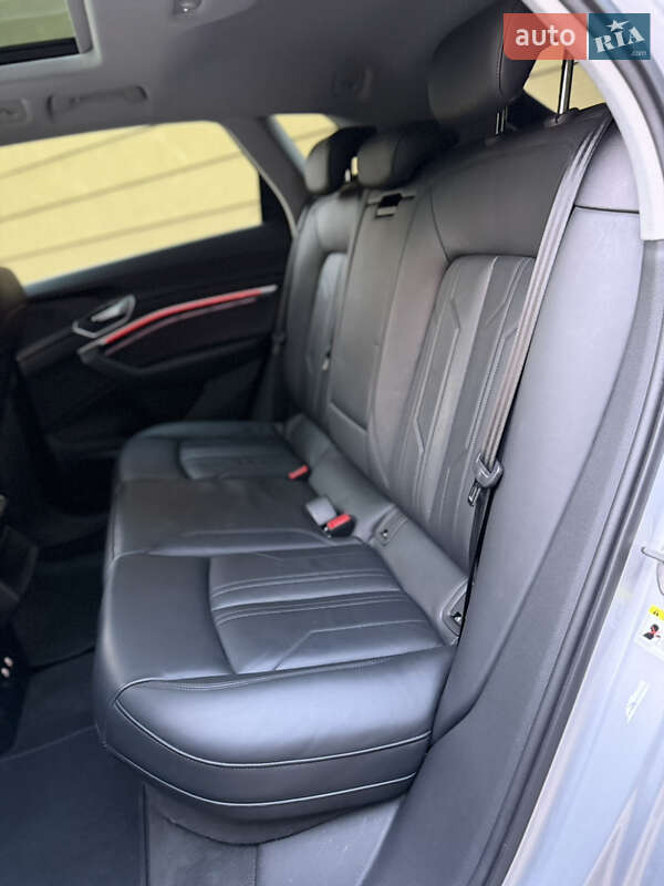 Позашляховик / Кросовер Audi e-tron 2023 в Львові