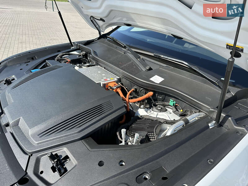 Внедорожник / Кроссовер Audi e-tron 2020 в Лопатине фото 13 Внедорожник / Кроссовер Audi e-tron 2020 в Лопатине