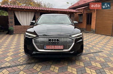 Позашляховик / Кросовер Audi e-tron 2022 в Мукачевому