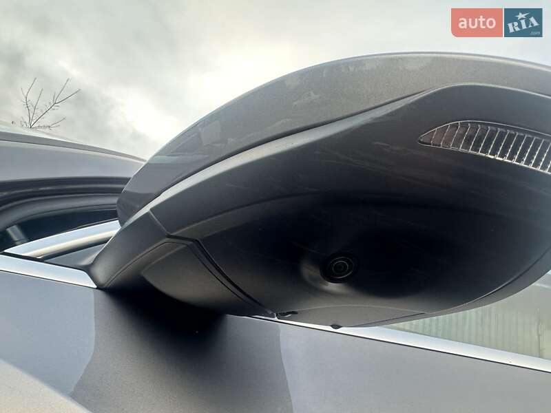 Позашляховик / Кросовер Audi e-tron 2019 в Києві фото 12 Позашляховик / Кросовер Audi e-tron 2019 в Києві