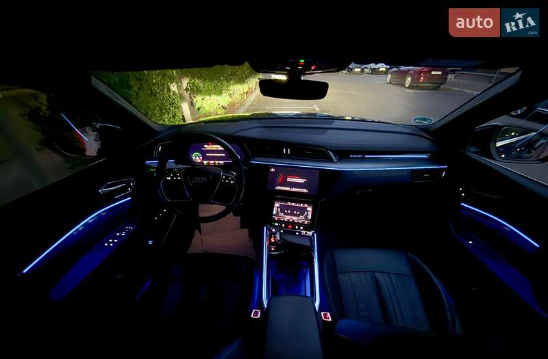 Внедорожник / Кроссовер Audi e-tron 2022 в Киеве фото 117 Внедорожник / Кроссовер Audi e-tron 2022 в Киеве