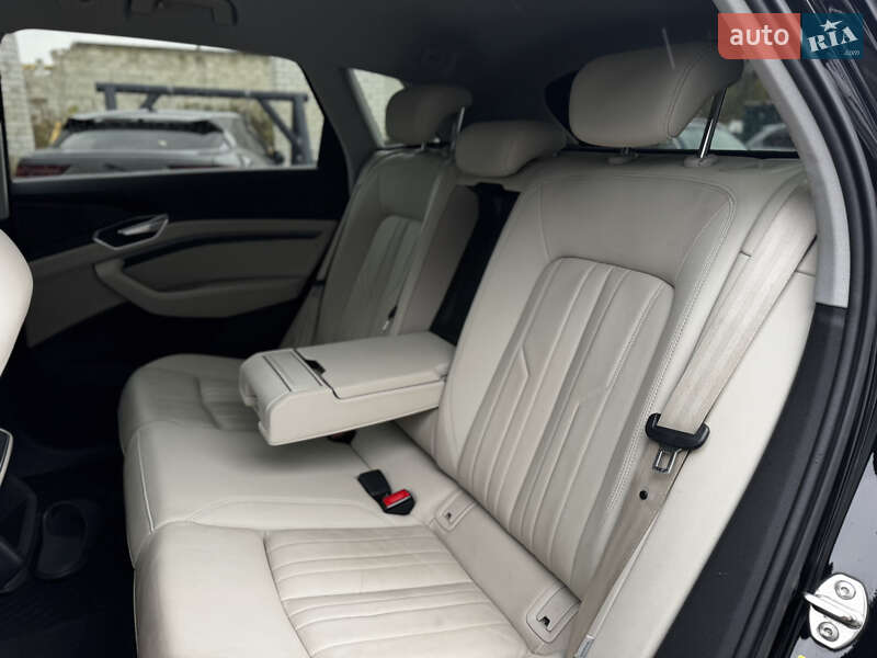 Позашляховик / Кросовер Audi e-tron 2020 в Житомирі фото 49 Позашляховик / Кросовер Audi e-tron 2020 в Житомирі