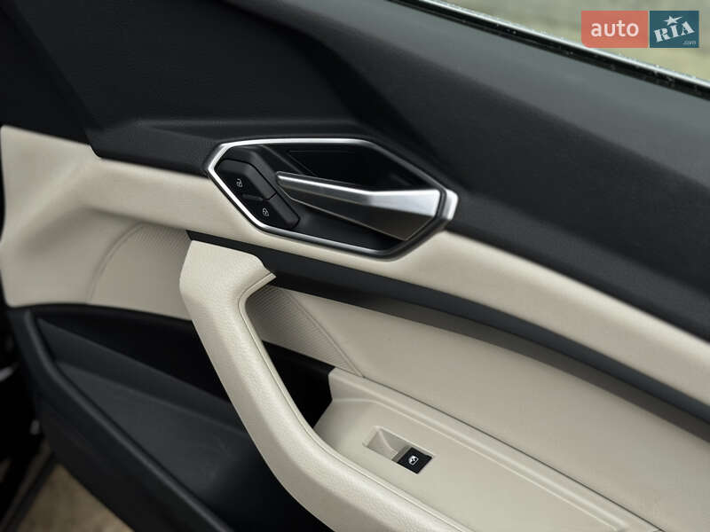 Позашляховик / Кросовер Audi e-tron 2020 в Житомирі фото 60 Позашляховик / Кросовер Audi e-tron 2020 в Житомирі