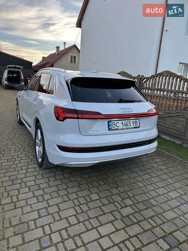 Позашляховик / Кросовер Audi e-tron 2019 в Львові фото 11 Позашляховик / Кросовер Audi e-tron 2019 в Львові