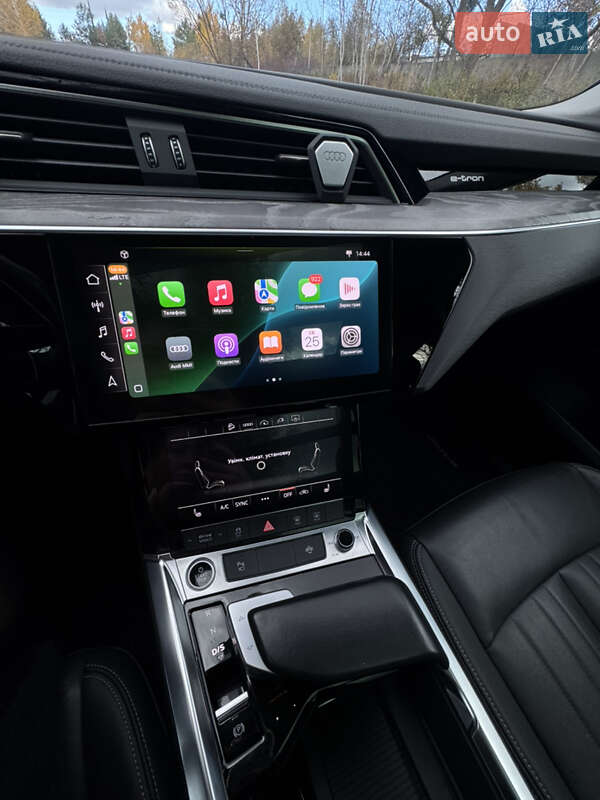 Позашляховик / Кросовер Audi e-tron 2022 в Львові фото 65 Позашляховик / Кросовер Audi e-tron 2022 в Львові