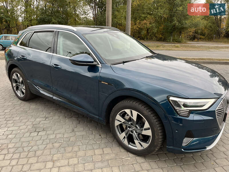 Внедорожник / Кроссовер Audi e-tron 2020 в Днепре