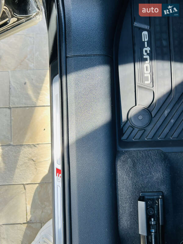 Внедорожник / Кроссовер Audi e-tron 2019 в Тернополе фото 28 Внедорожник / Кроссовер Audi e-tron 2019 в Тернополе