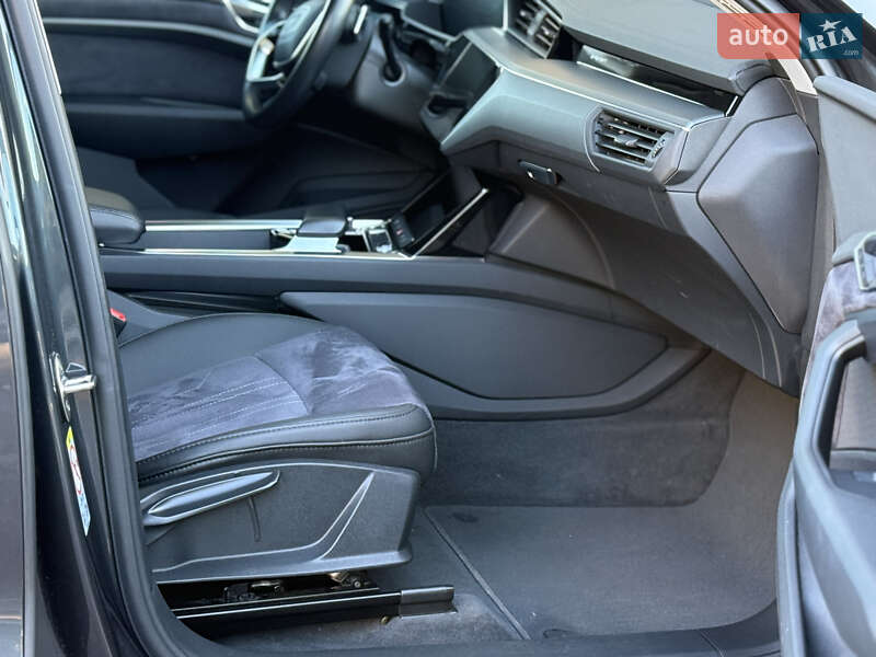 Внедорожник / Кроссовер Audi e-tron 2021 в Тернополе
