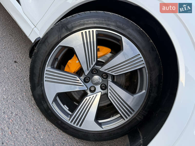 Позашляховик / Кросовер Audi e-tron 2020 в Львові фото 11 Позашляховик / Кросовер Audi e-tron 2020 в Львові