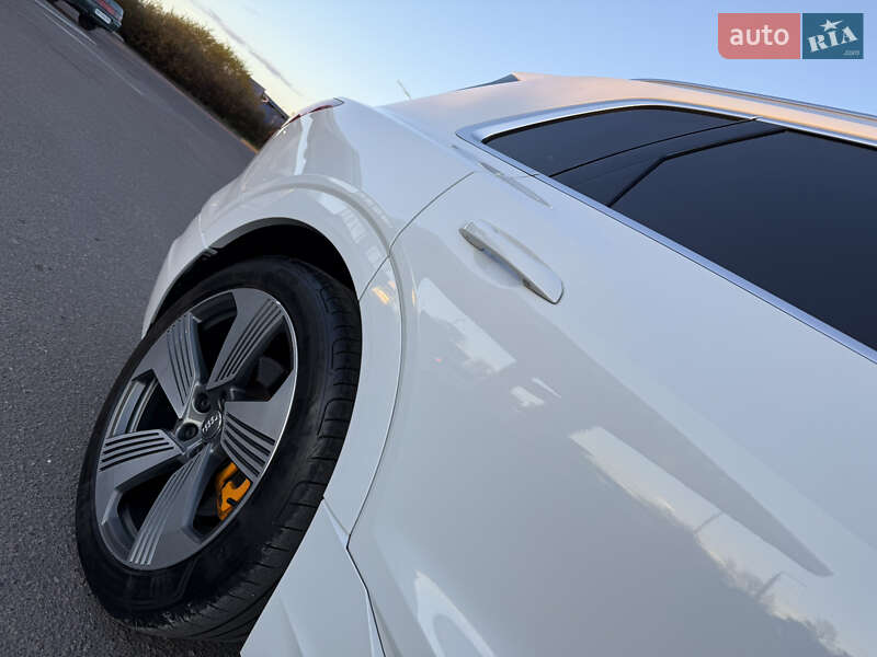 Позашляховик / Кросовер Audi e-tron 2020 в Львові фото 18 Позашляховик / Кросовер Audi e-tron 2020 в Львові