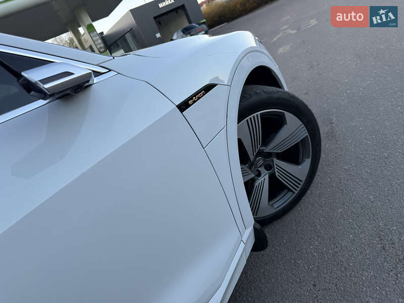 Позашляховик / Кросовер Audi e-tron 2020 в Львові фото 50 Позашляховик / Кросовер Audi e-tron 2020 в Львові