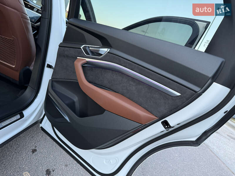 Позашляховик / Кросовер Audi e-tron 2020 в Львові фото 71 Позашляховик / Кросовер Audi e-tron 2020 в Львові