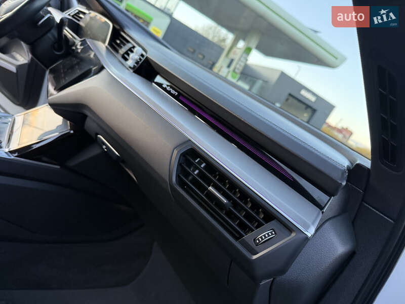 Позашляховик / Кросовер Audi e-tron 2020 в Львові фото 81 Позашляховик / Кросовер Audi e-tron 2020 в Львові