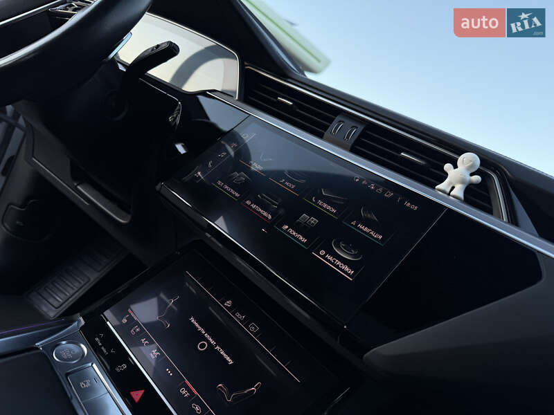 Позашляховик / Кросовер Audi e-tron 2020 в Львові фото 85 Позашляховик / Кросовер Audi e-tron 2020 в Львові
