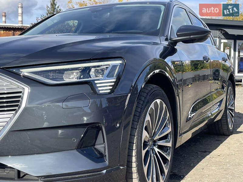 Позашляховик / Кросовер Audi e-tron 2022 в Луцьку