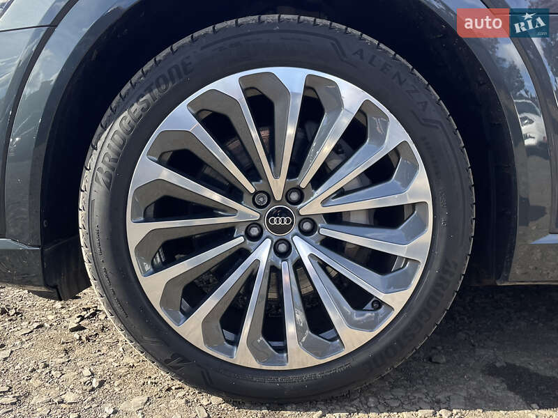 Позашляховик / Кросовер Audi e-tron 2022 в Луцьку