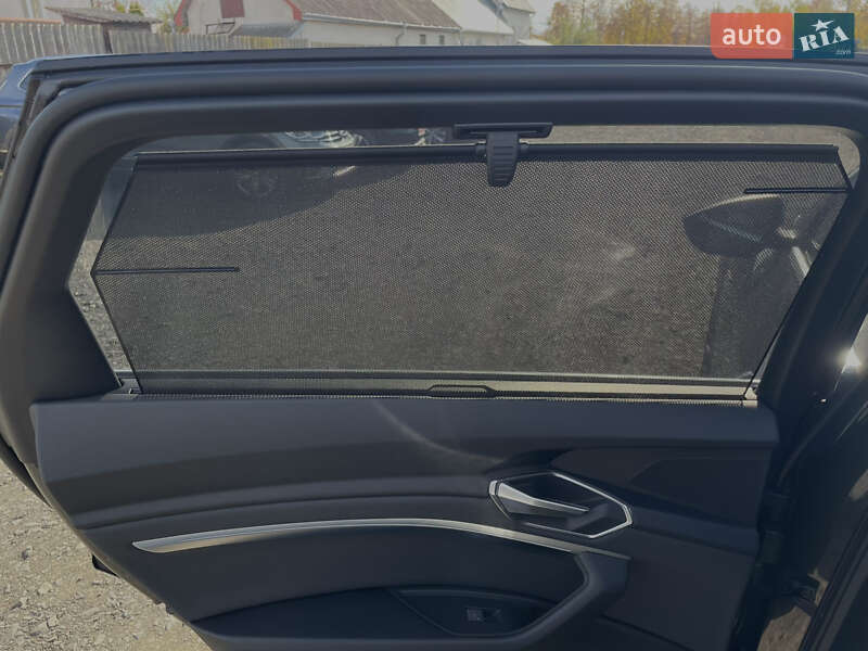 Позашляховик / Кросовер Audi e-tron 2022 в Луцьку