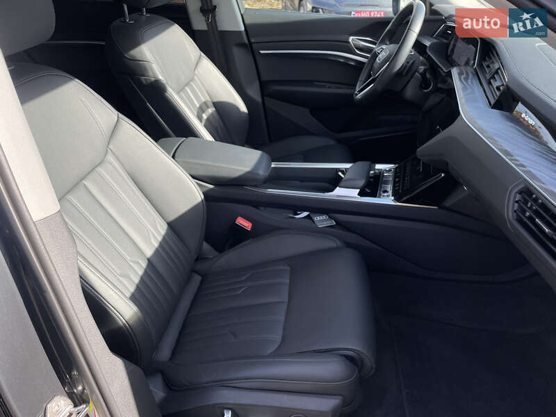 Позашляховик / Кросовер Audi e-tron 2022 в Луцьку